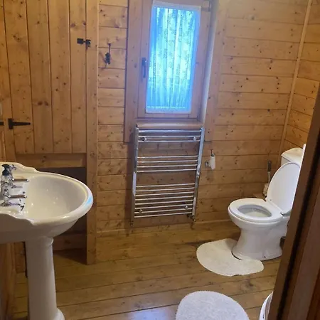 Cosy Log Cabin *